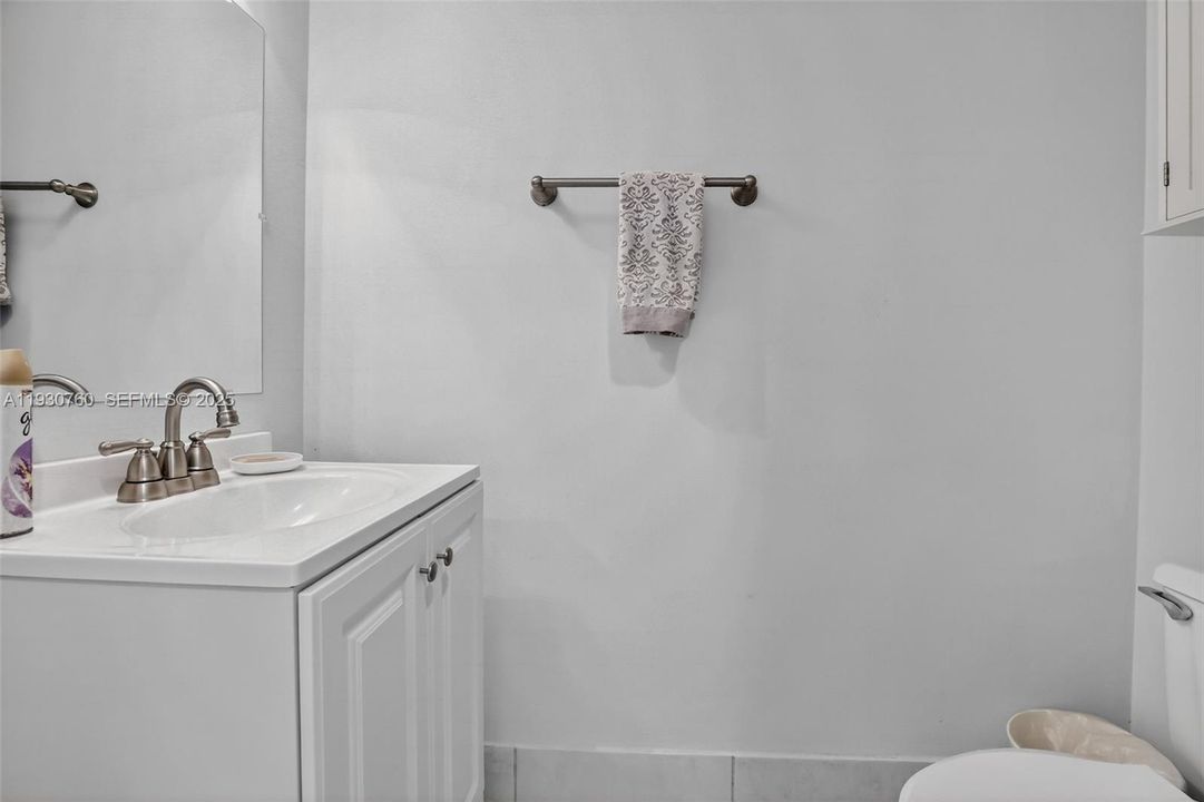 待售: $363,500 (2 贝兹, 2 浴室, 1270 平方英尺)