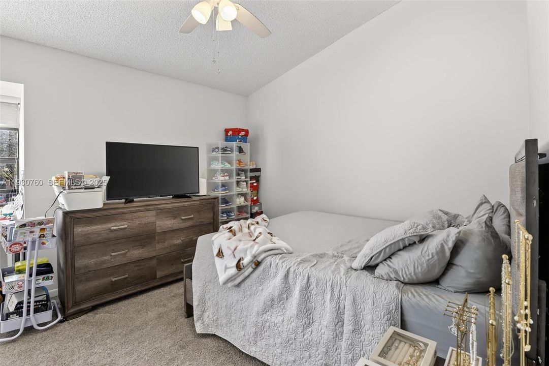 待售: $363,500 (2 贝兹, 2 浴室, 1270 平方英尺)