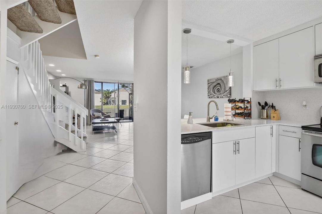 待售: $363,500 (2 贝兹, 2 浴室, 1270 平方英尺)