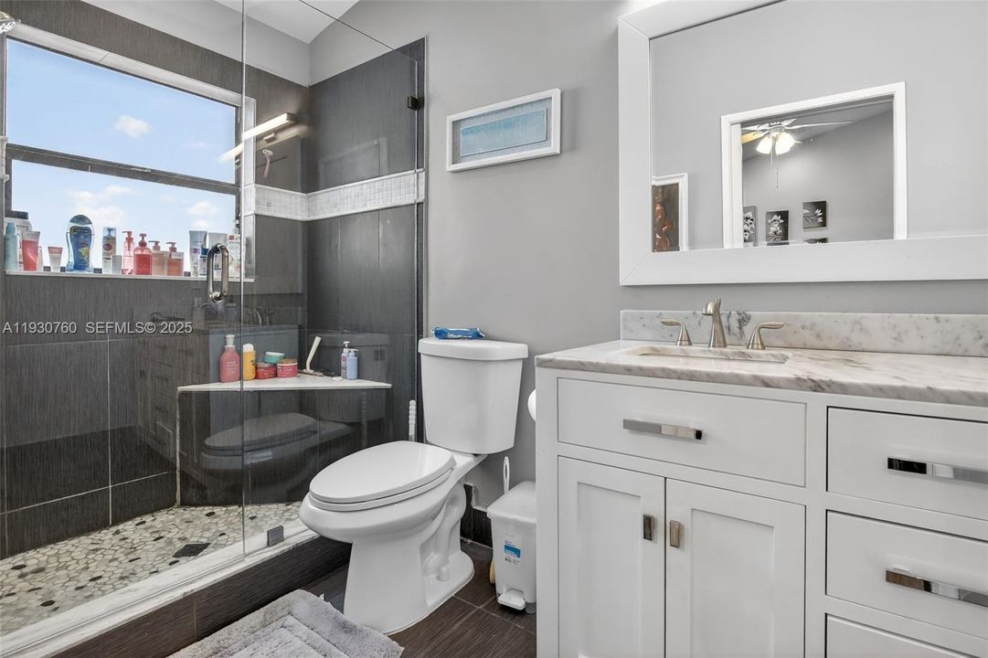 待售: $363,500 (2 贝兹, 2 浴室, 1270 平方英尺)