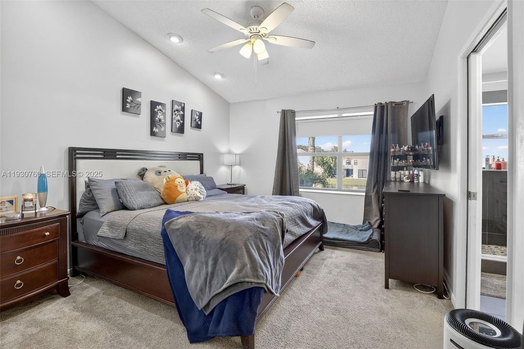 待售: $363,500 (2 贝兹, 2 浴室, 1270 平方英尺)