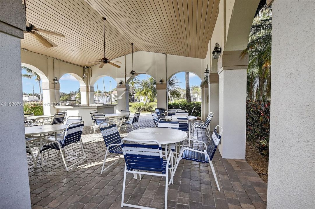 待售: $363,500 (2 贝兹, 2 浴室, 1270 平方英尺)