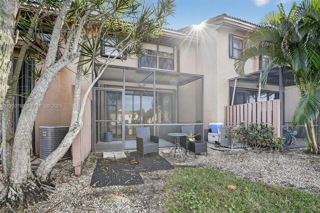 待售: $363,500 (2 贝兹, 2 浴室, 1270 平方英尺)