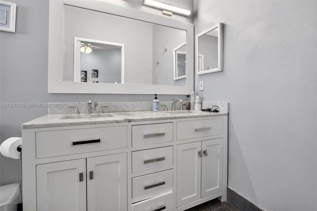 待售: $363,500 (2 贝兹, 2 浴室, 1270 平方英尺)