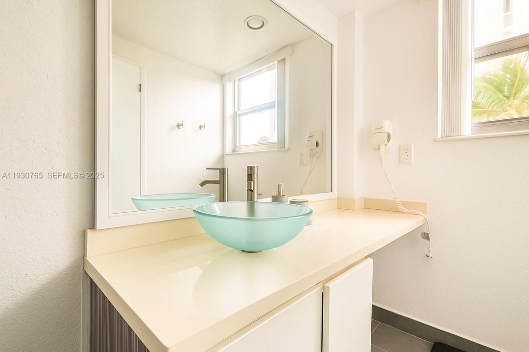 En Venta: $489,000 (2 camas, 2 baños, 1358 Pies cuadrados)