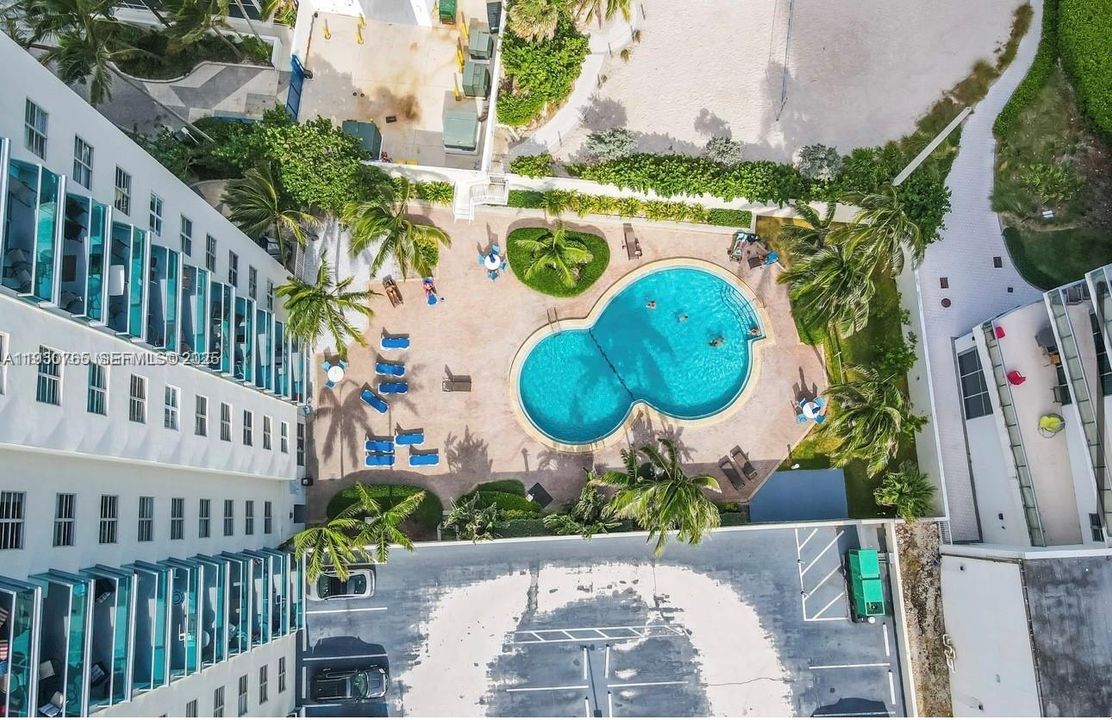 En Venta: $489,000 (2 camas, 2 baños, 1358 Pies cuadrados)