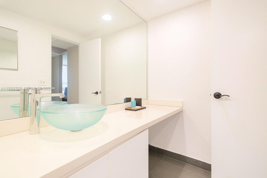 En Venta: $489,000 (2 camas, 2 baños, 1358 Pies cuadrados)