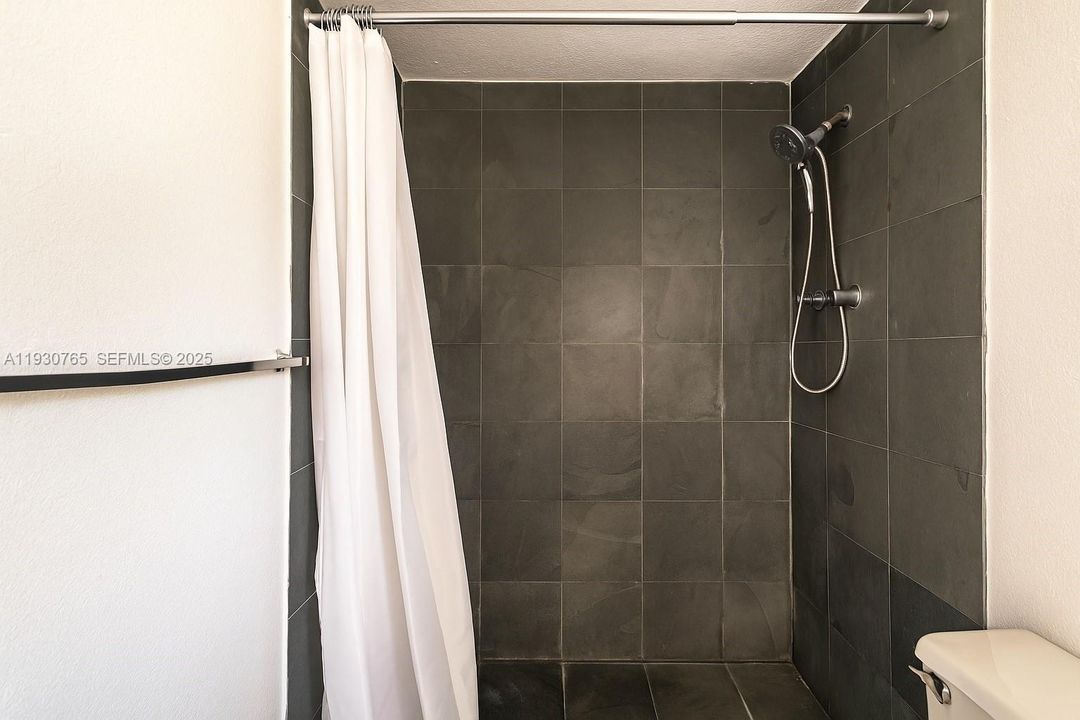 En Venta: $489,000 (2 camas, 2 baños, 1358 Pies cuadrados)