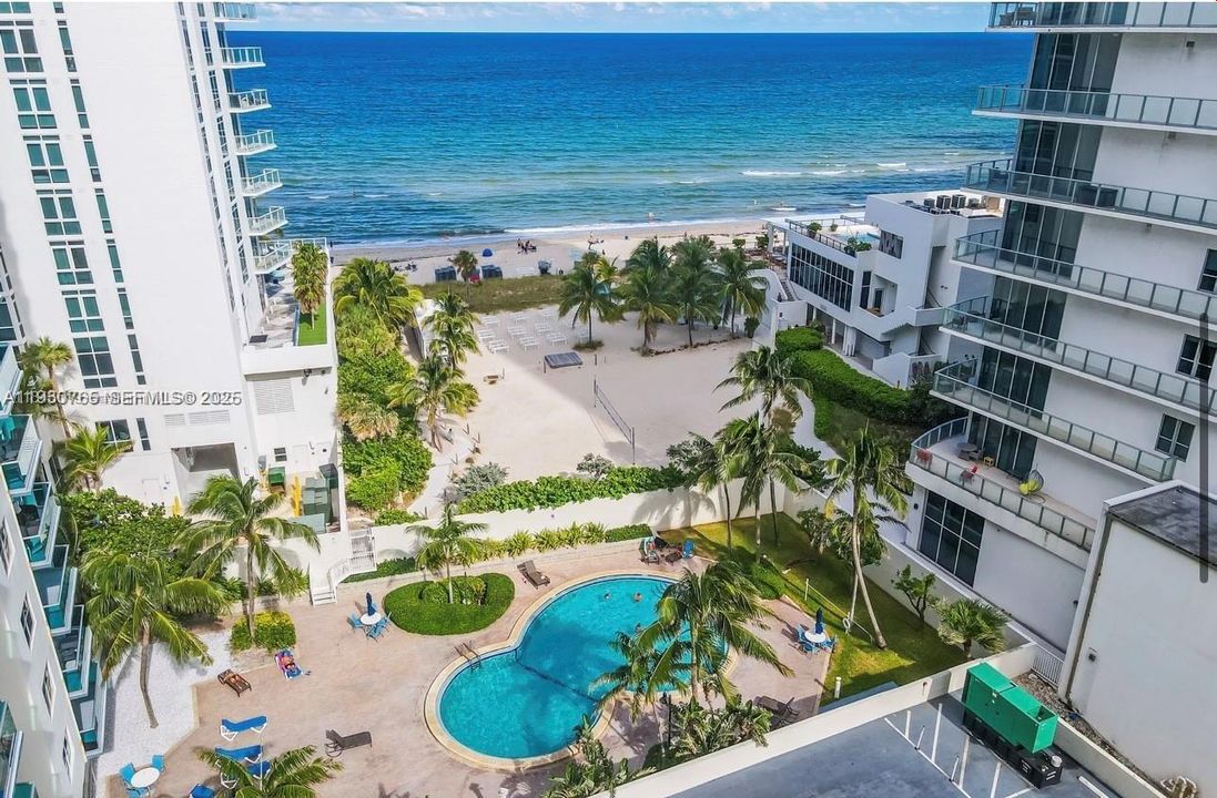 En Venta: $489,000 (2 camas, 2 baños, 1358 Pies cuadrados)