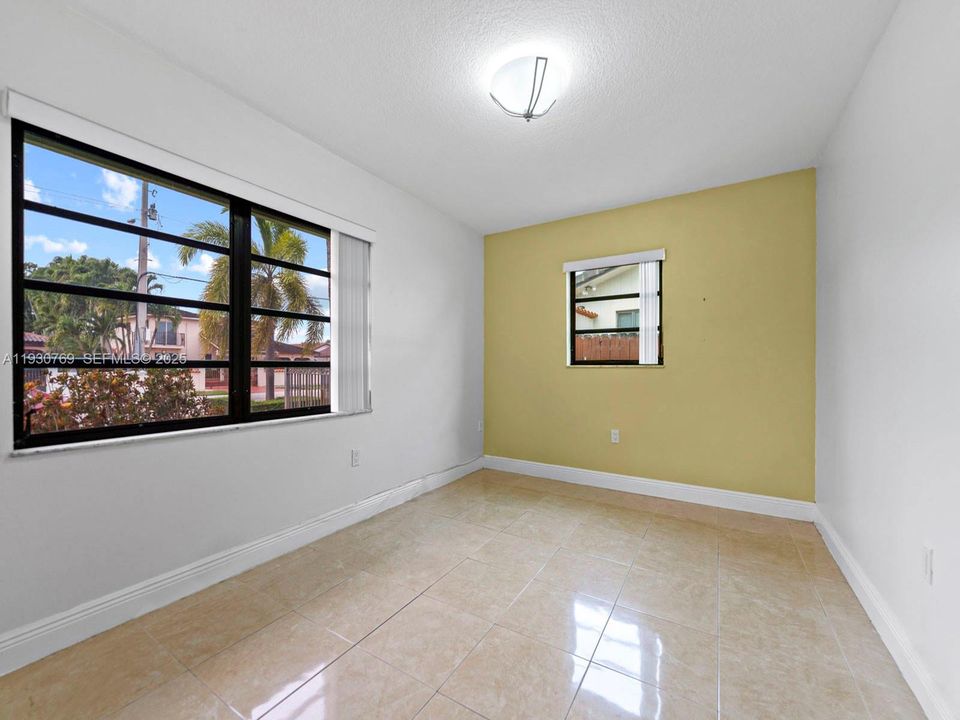 待售: $850,000 (3 贝兹, 2 浴室, 2304 平方英尺)