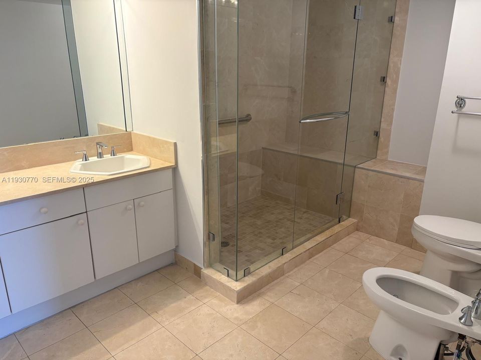 En Venta: $1,300,000 (2 camas, 2 baños, 1500 Pies cuadrados)