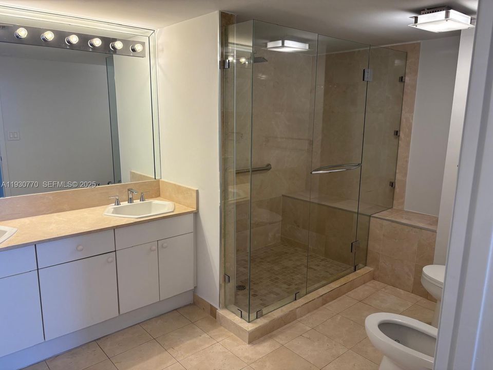 En Venta: $1,300,000 (2 camas, 2 baños, 1500 Pies cuadrados)