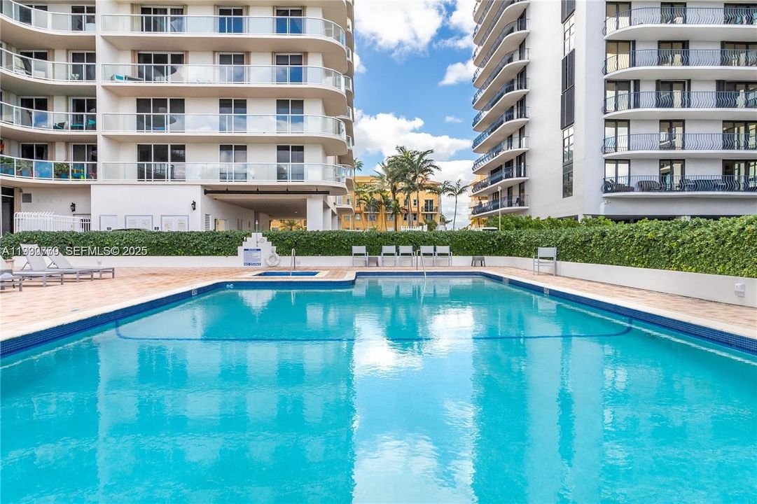 En Venta: $1,300,000 (2 camas, 2 baños, 1500 Pies cuadrados)