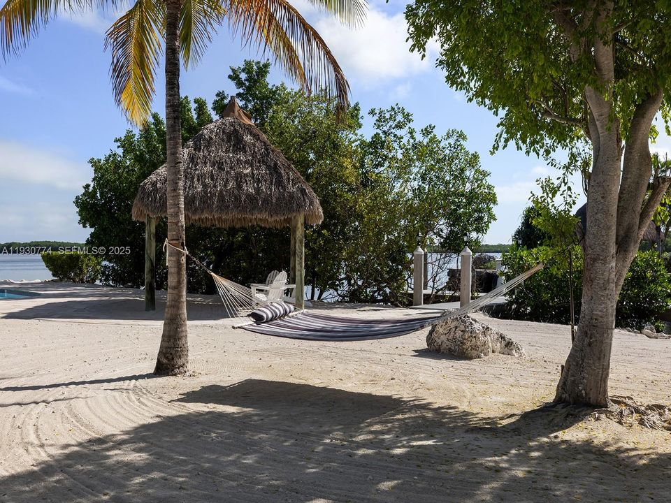 На продажу: $12,500,000 (6 спален, 5 ванн, 5113 Квадратных фут)