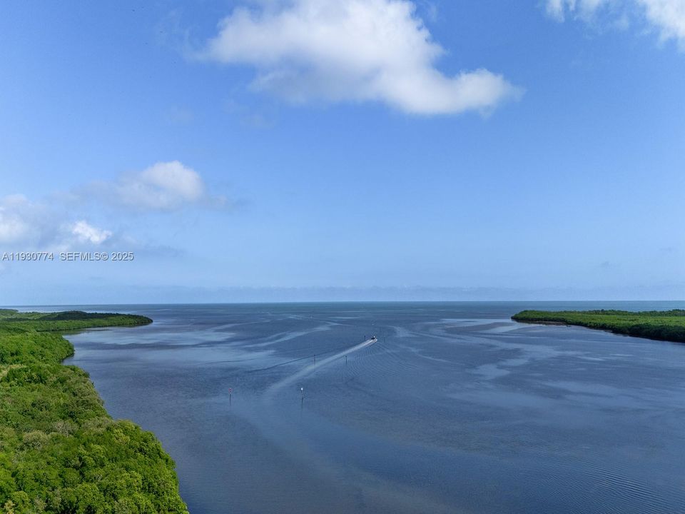 На продажу: $12,500,000 (6 спален, 5 ванн, 5113 Квадратных фут)