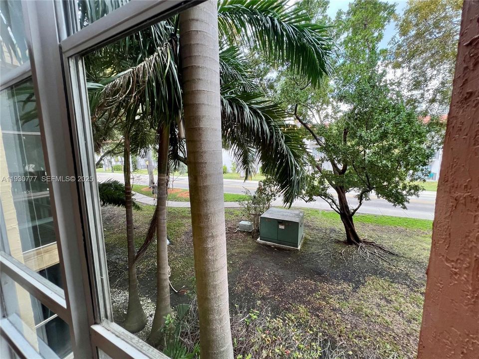 出租: $2,100 (1 贝兹, 1 浴室, 725 平方英尺)