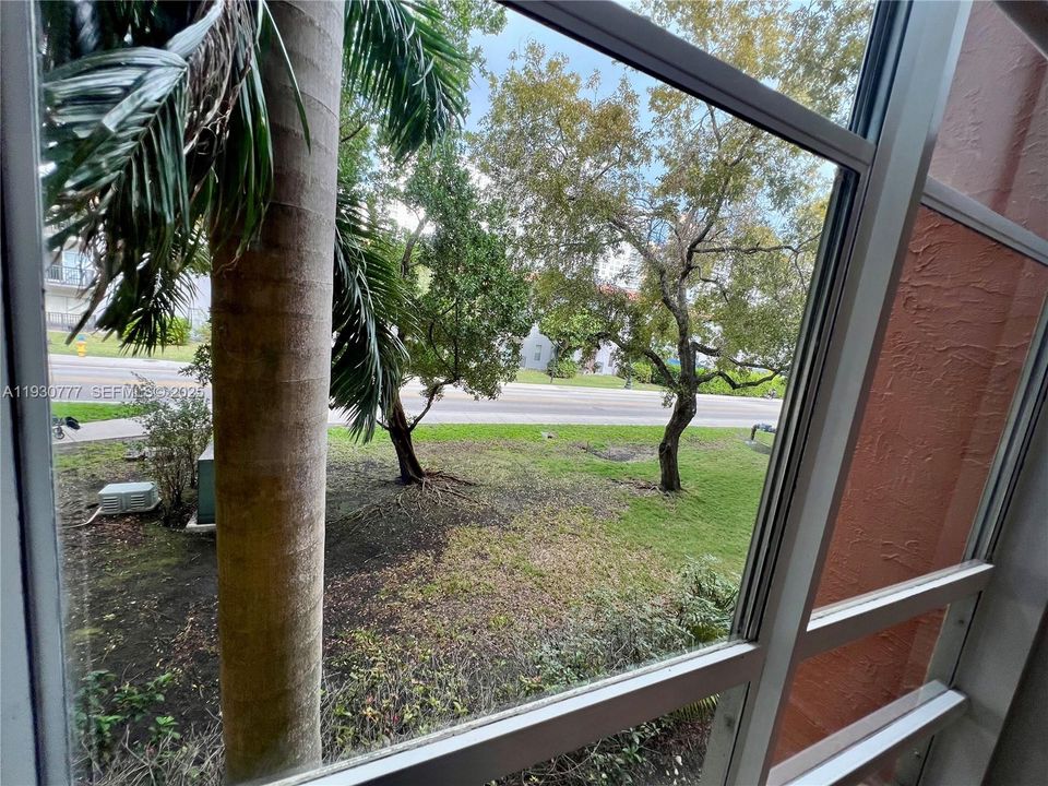 出租: $2,100 (1 贝兹, 1 浴室, 725 平方英尺)