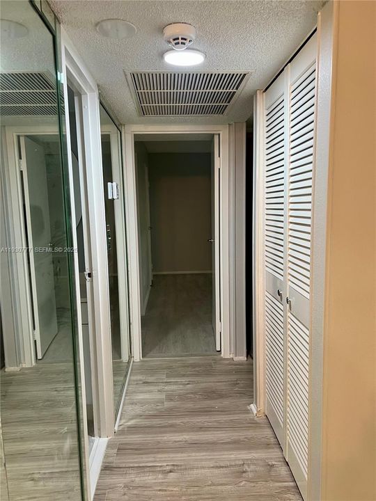 出租: $2,100 (1 贝兹, 1 浴室, 725 平方英尺)