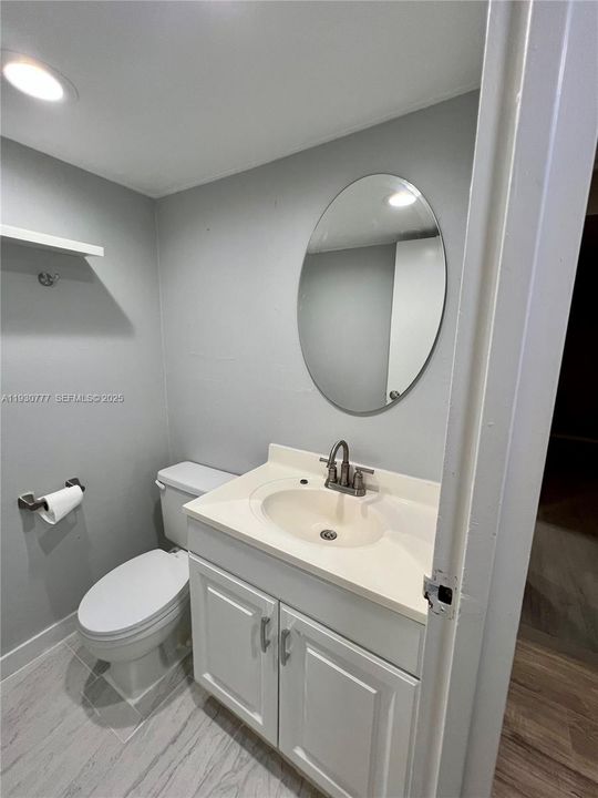 出租: $2,100 (1 贝兹, 1 浴室, 725 平方英尺)