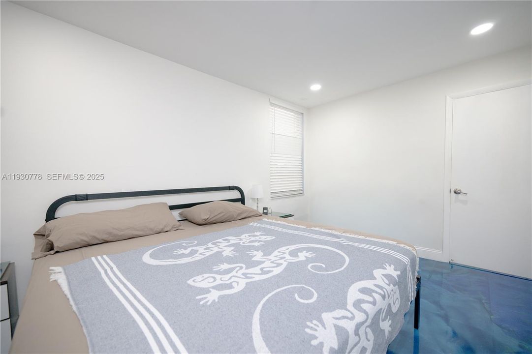 На продажу: $260,000 (2 спален, 2 ванн, 1151 Квадратных фут)