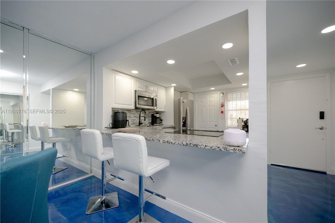 На продажу: $260,000 (2 спален, 2 ванн, 1151 Квадратных фут)