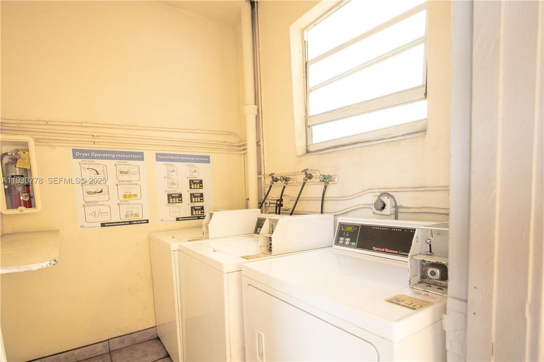 На продажу: $260,000 (2 спален, 2 ванн, 1151 Квадратных фут)