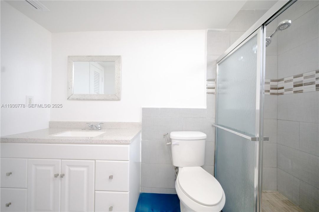 На продажу: $260,000 (2 спален, 2 ванн, 1151 Квадратных фут)