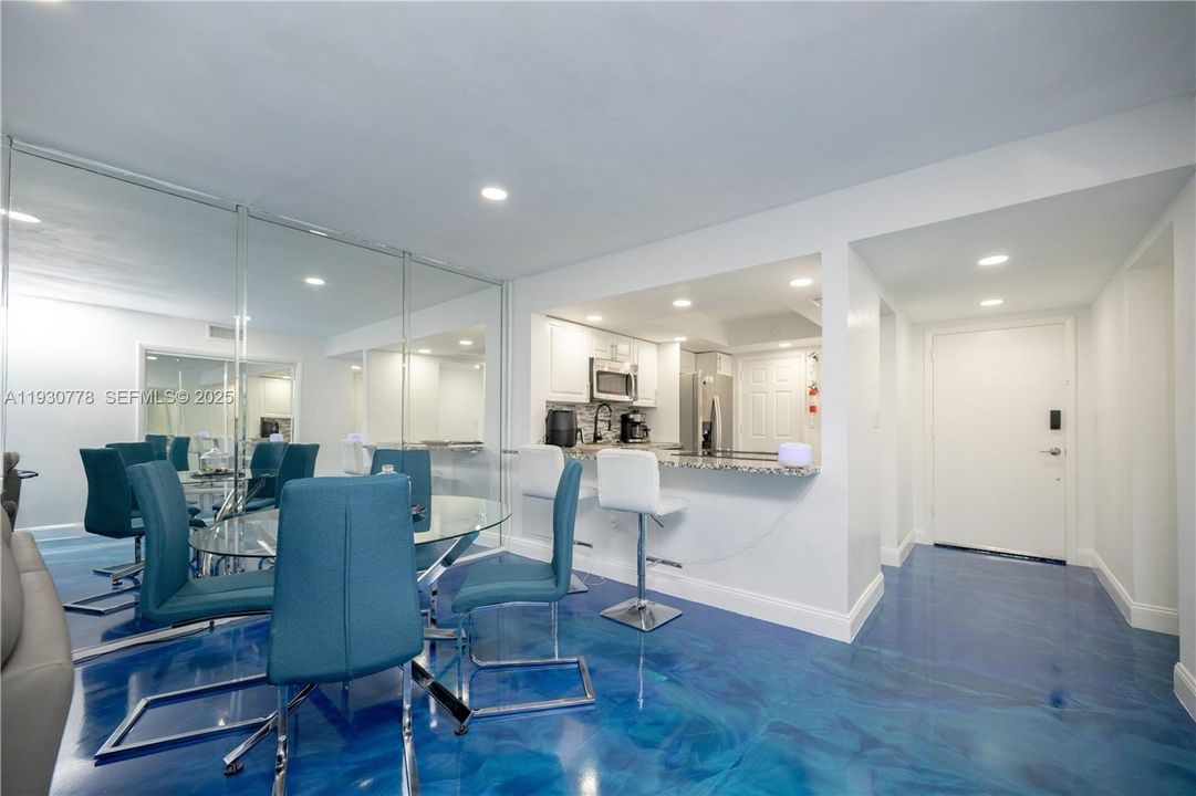 На продажу: $260,000 (2 спален, 2 ванн, 1151 Квадратных фут)