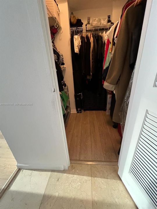 For Rent: $3,300 (0 beds, 1 baths, 481 Square Feet)