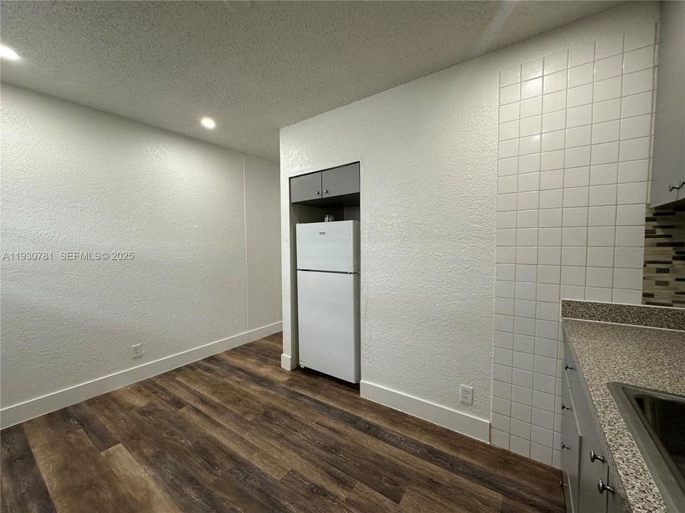 For Rent: $1,525 (0 beds, 1 baths, 0 Square Feet)
