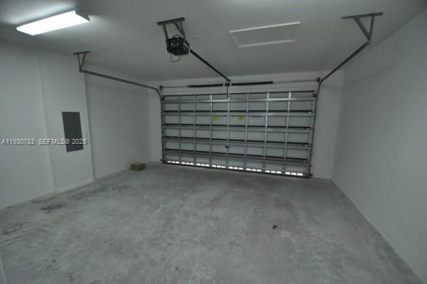 出租: $3,250 (3 贝兹, 2 浴室, 1868 平方英尺)