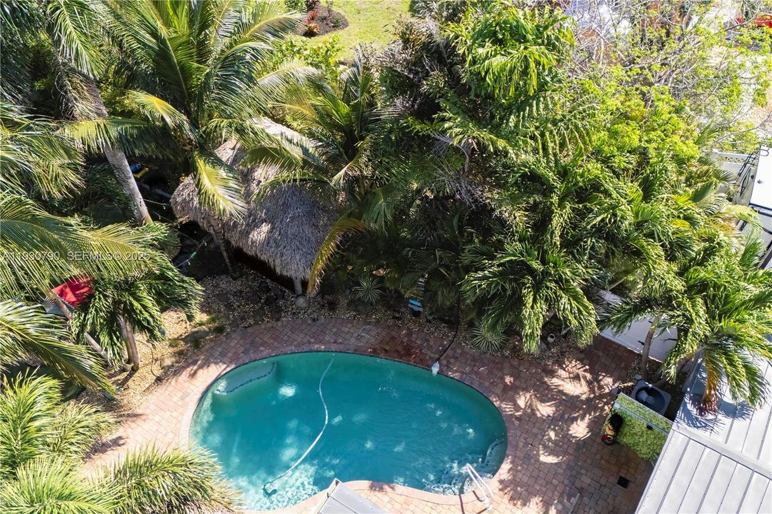 En Venta: $1,749,000 (5 camas, 3 baños, 3600 Pies cuadrados)