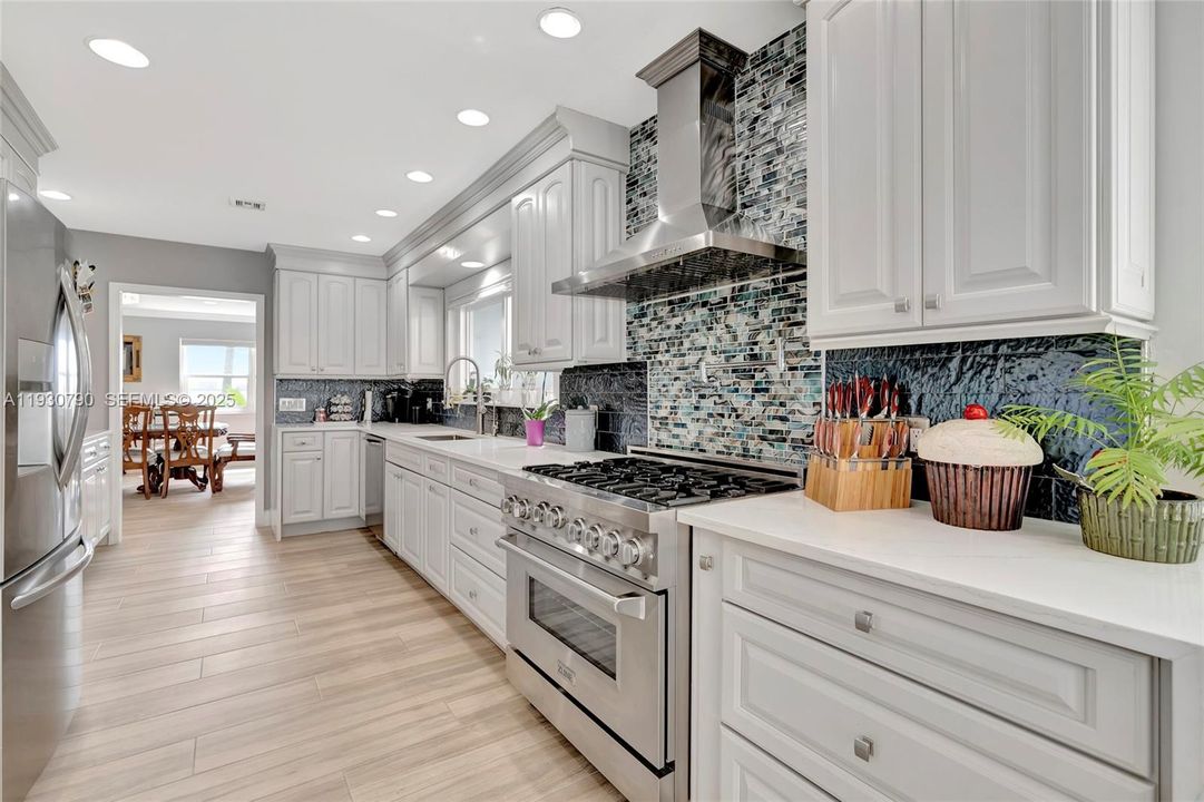 En Venta: $1,749,000 (5 camas, 3 baños, 3600 Pies cuadrados)