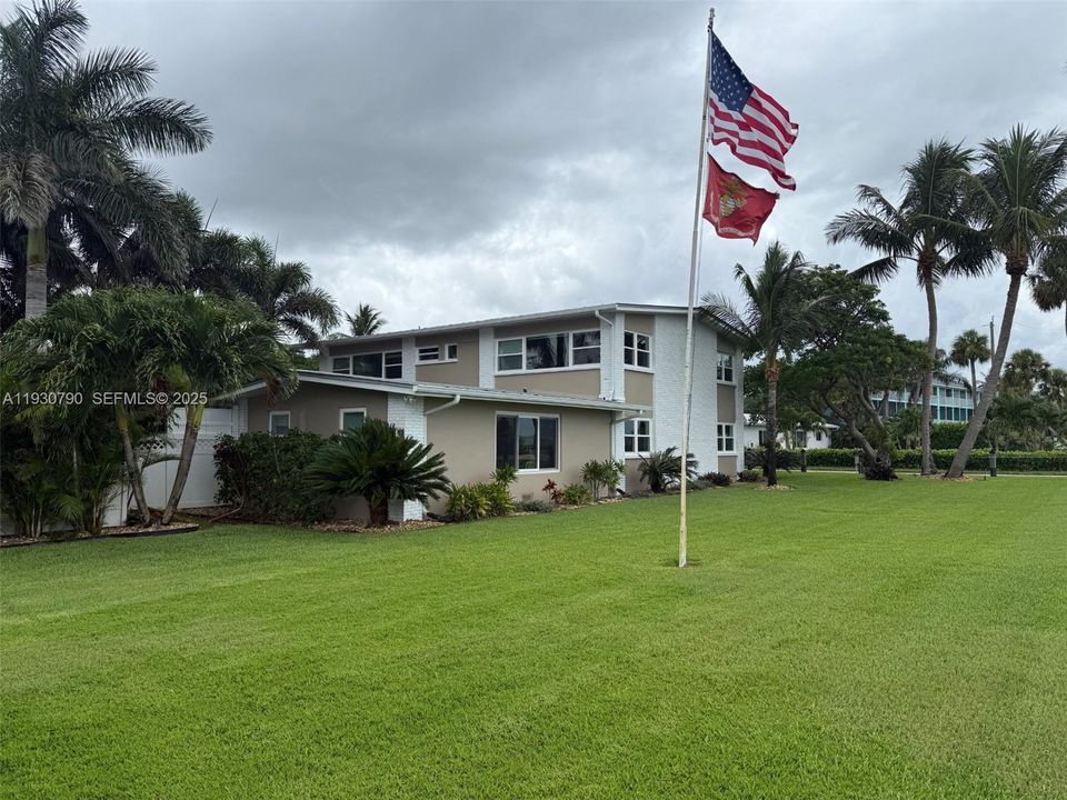 En Venta: $1,749,000 (5 camas, 3 baños, 3600 Pies cuadrados)