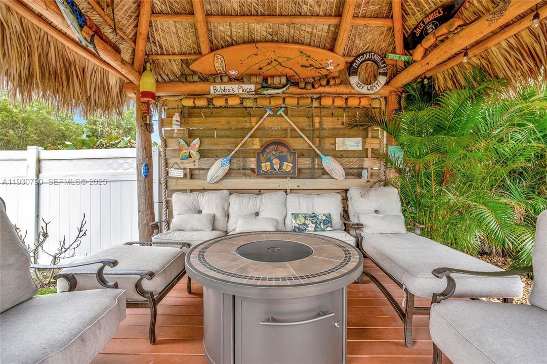 En Venta: $1,749,000 (5 camas, 3 baños, 3600 Pies cuadrados)