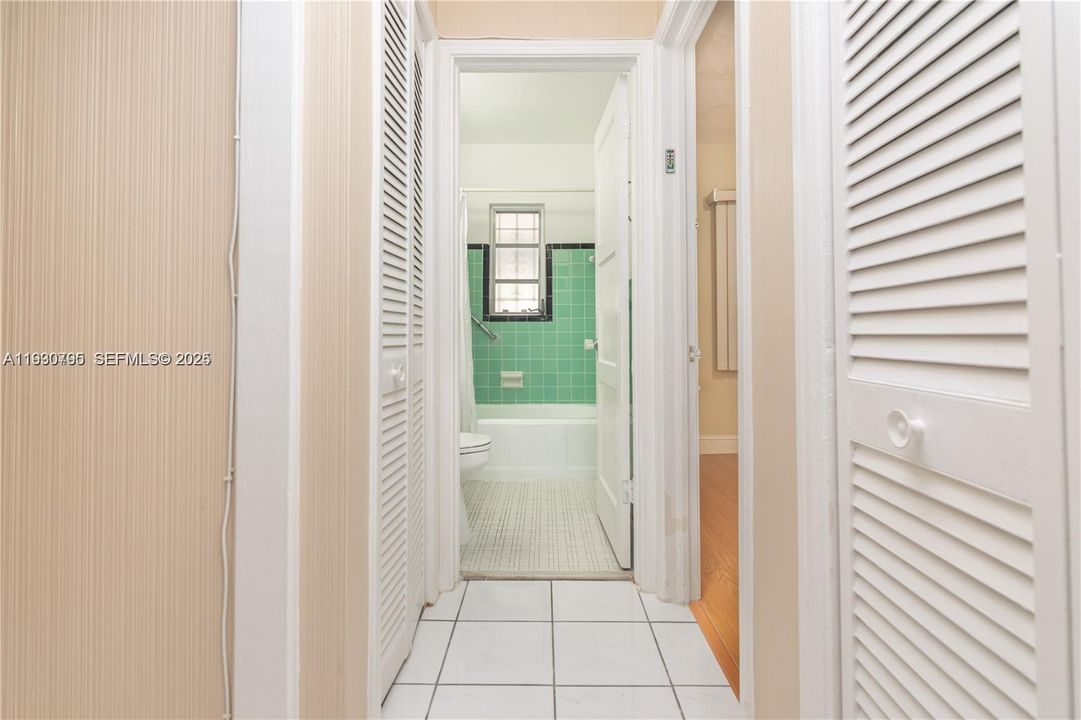 For Rent: $2,300 (2 beds, 1 baths, 1288 Square Feet)