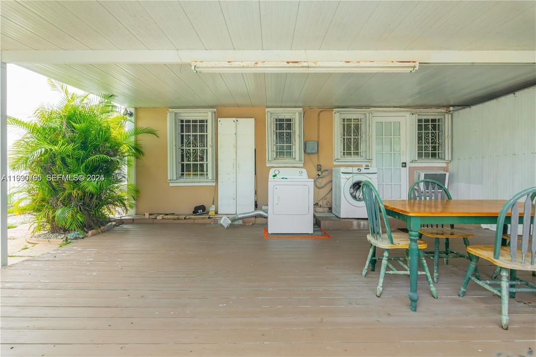 For Rent: $2,300 (2 beds, 1 baths, 1288 Square Feet)