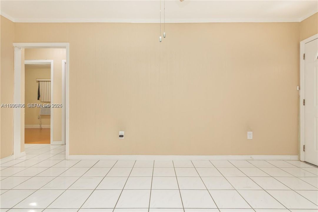 For Rent: $2,300 (2 beds, 1 baths, 1288 Square Feet)