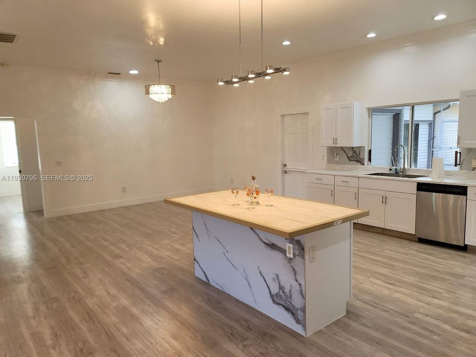 待售: $650,000 (3 贝兹, 2 浴室, 0 平方英尺)