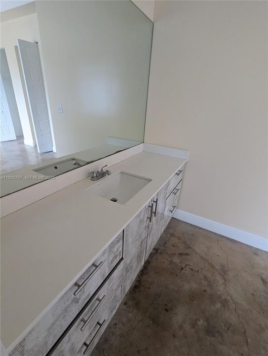 En Renta: $2,200 (3 camas, 2 baños, 3352 Pies cuadrados)