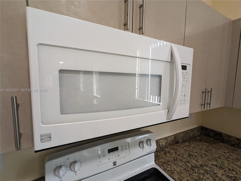 En Renta: $2,200 (3 camas, 2 baños, 3352 Pies cuadrados)