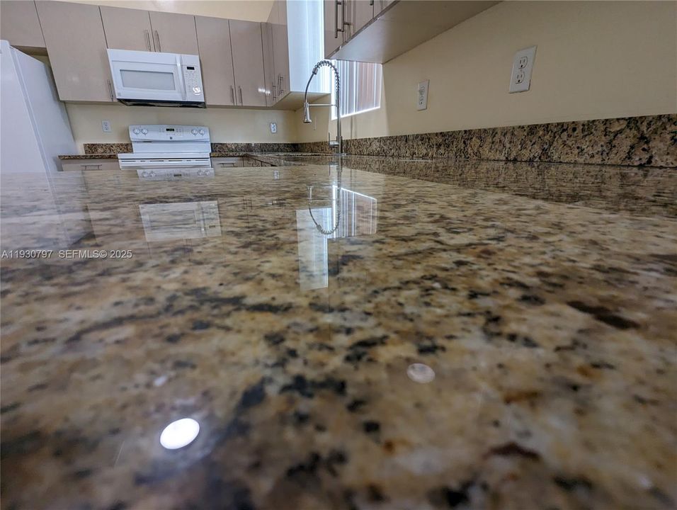 En Renta: $2,200 (3 camas, 2 baños, 3352 Pies cuadrados)