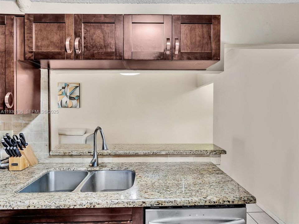 En Renta: $2,350 (2 camas, 2 baños, 1000 Pies cuadrados)