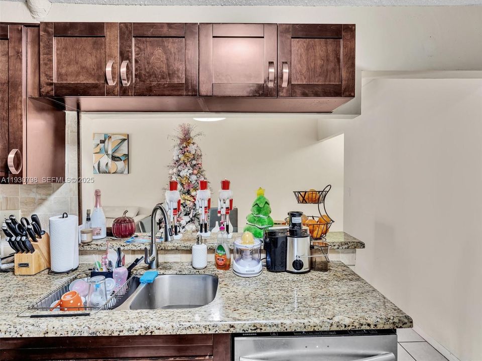 En Renta: $2,350 (2 camas, 2 baños, 1000 Pies cuadrados)