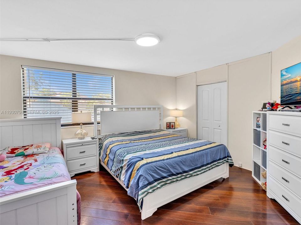 En Renta: $2,350 (2 camas, 2 baños, 1000 Pies cuadrados)