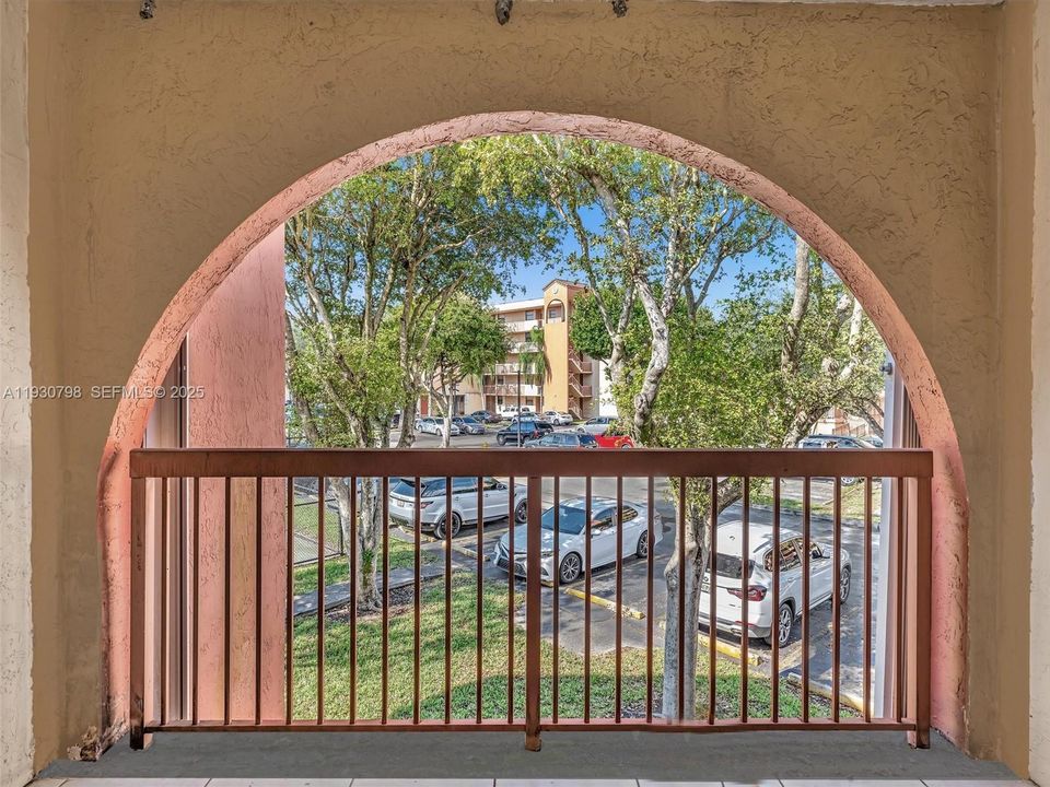 En Renta: $2,350 (2 camas, 2 baños, 1000 Pies cuadrados)