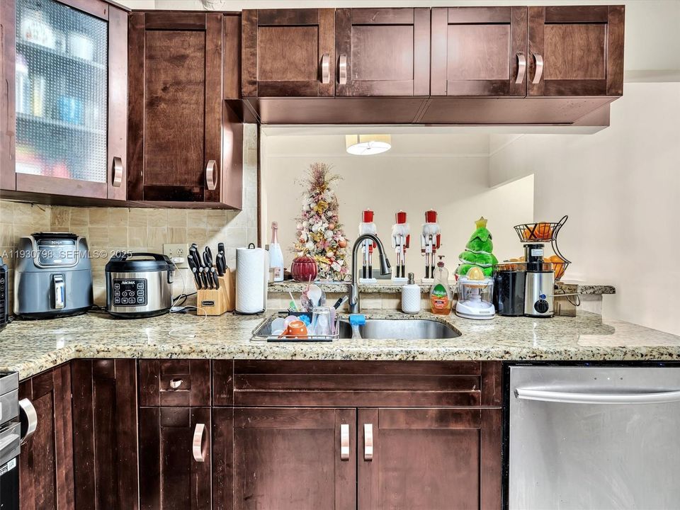 En Renta: $2,350 (2 camas, 2 baños, 1000 Pies cuadrados)