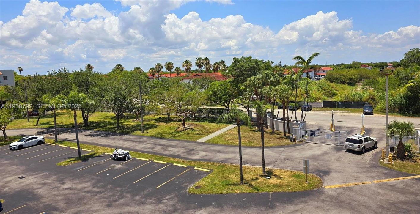 待售: $220,949 (1 贝兹, 1 浴室, 760 平方英尺)