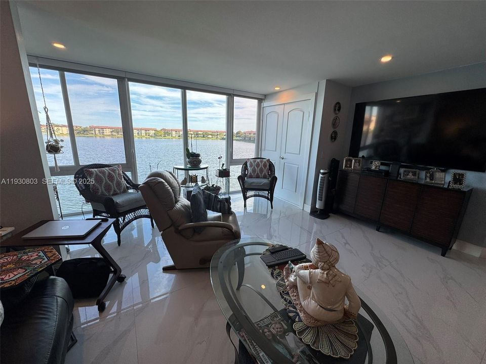 En Venta: $395,000 (2 camas, 2 baños, 1507 Pies cuadrados)