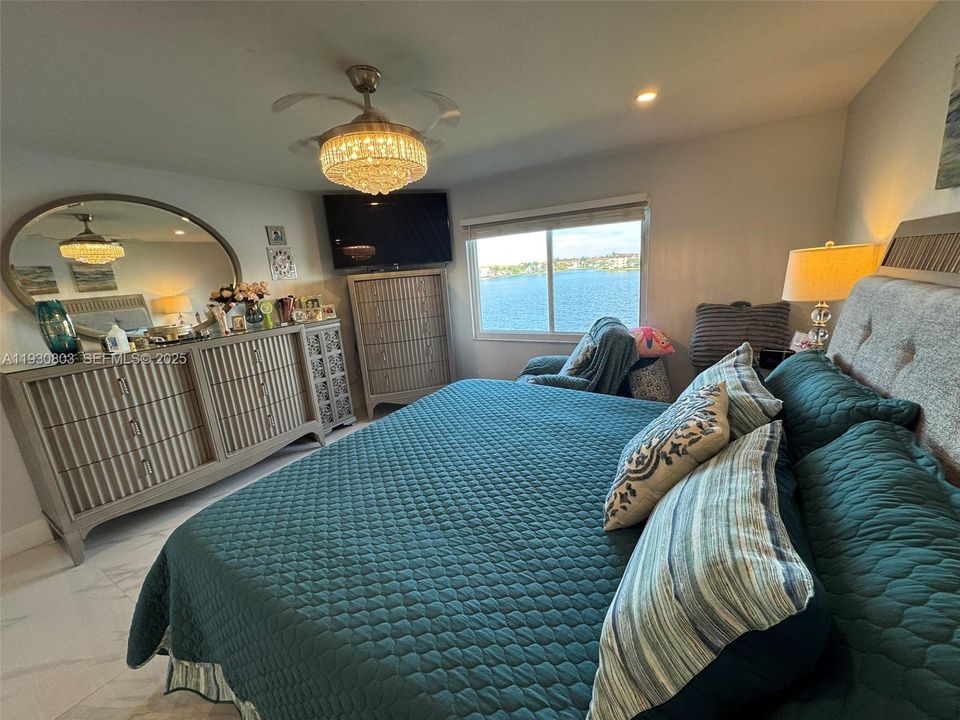 En Venta: $395,000 (2 camas, 2 baños, 1507 Pies cuadrados)